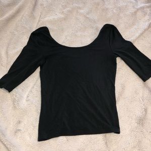 black 1/2 length-sleeve  crop top